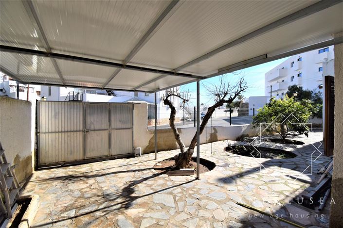 Image No.48-4 Bed Property for sale