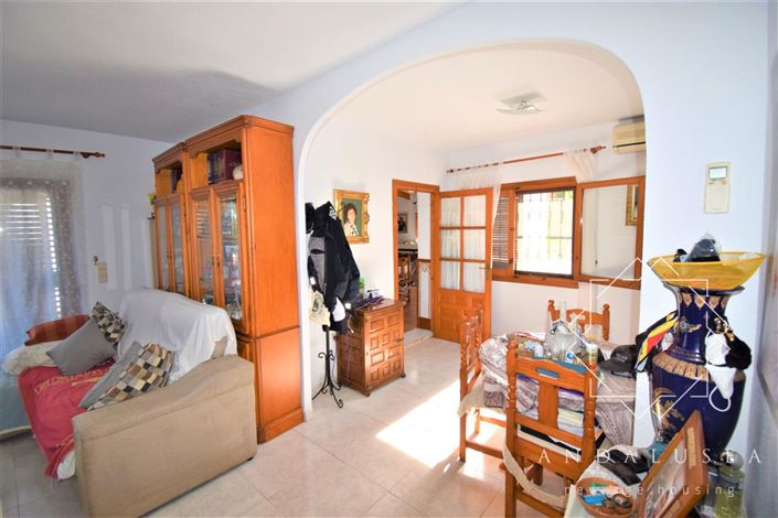 Image No.12-4 Bed Property for sale