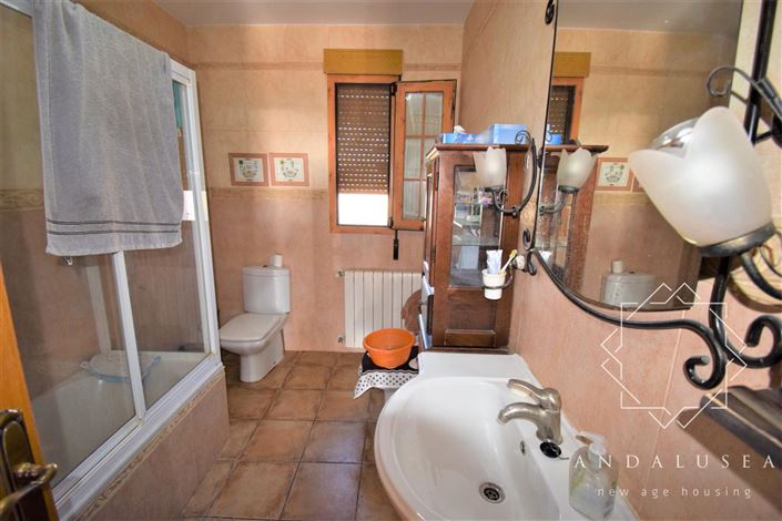 Image No.23-3 Bed Property for sale