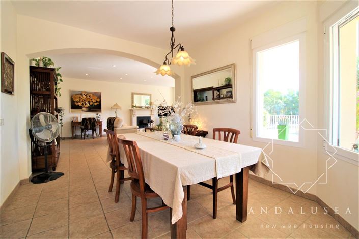 Image No.14-4 Bed Property for sale