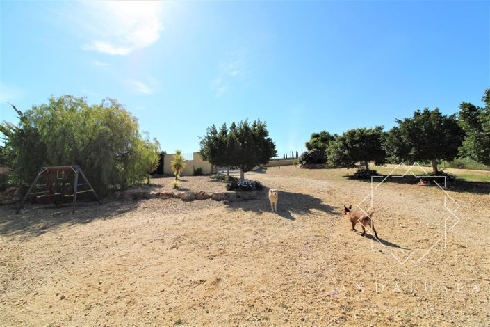 Image No.65-4 Bed Property for sale