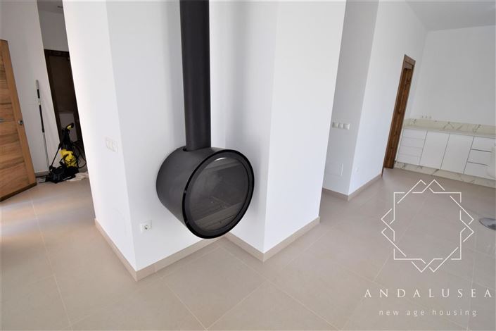 Image No.12-4 Bed Property for sale