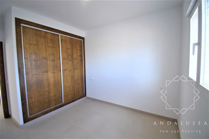 Image No.19-4 Bed Property for sale