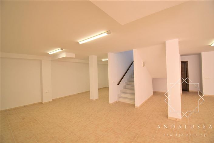 Image No.32-4 Bed Property for sale