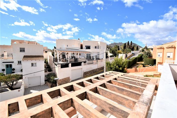 Image No.49-4 Bed Property for sale