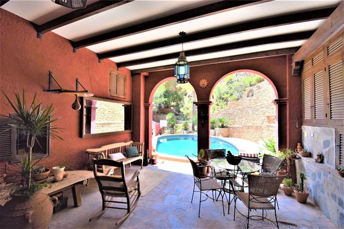 Image No.12-4 Bed Property for sale