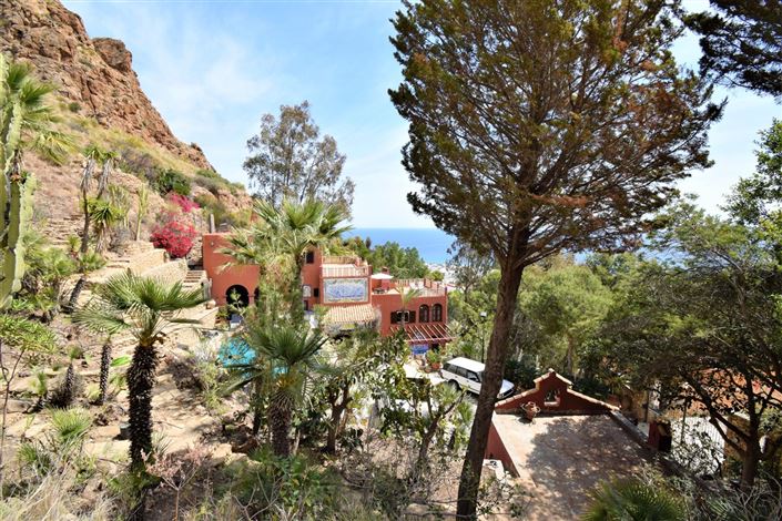 Image No.55-4 Bed Property for sale