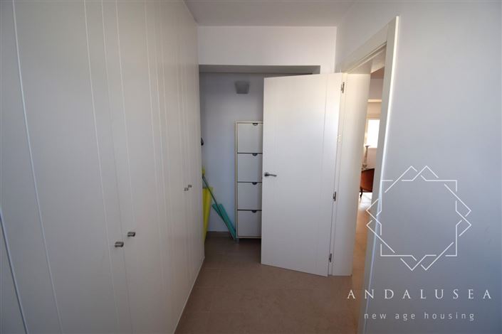 Image No.27-3 Bed Property for sale