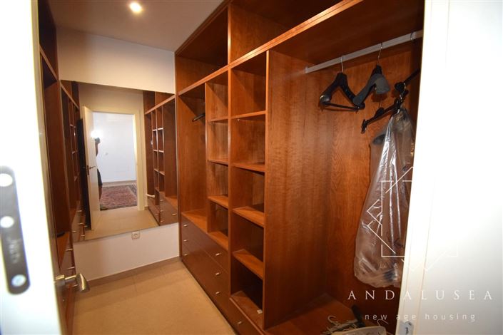 Image No.29-3 Bed Property for sale