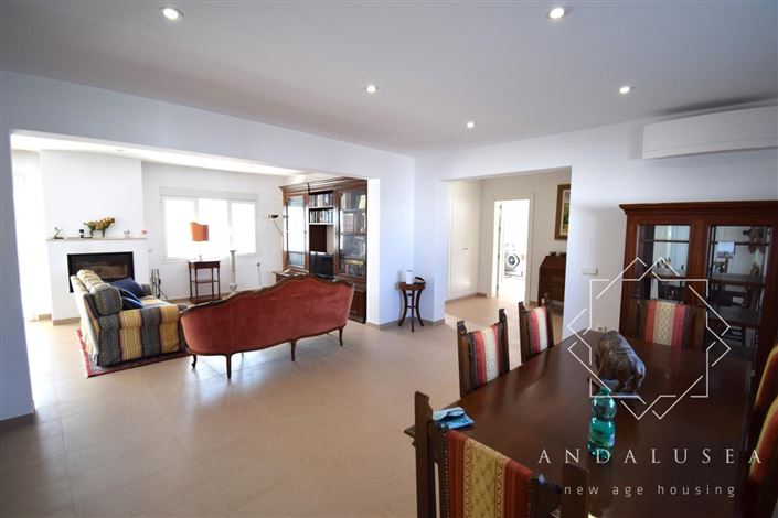 Image No.4-3 Bed Property for sale