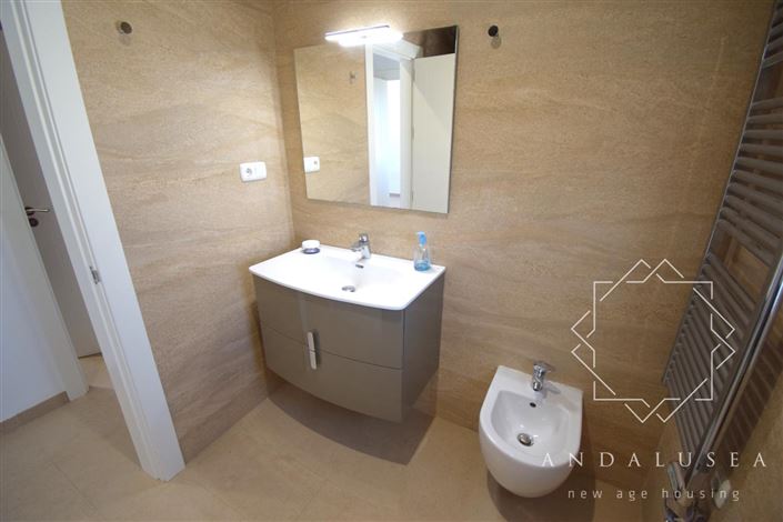 Image No.34-3 Bed Property for sale