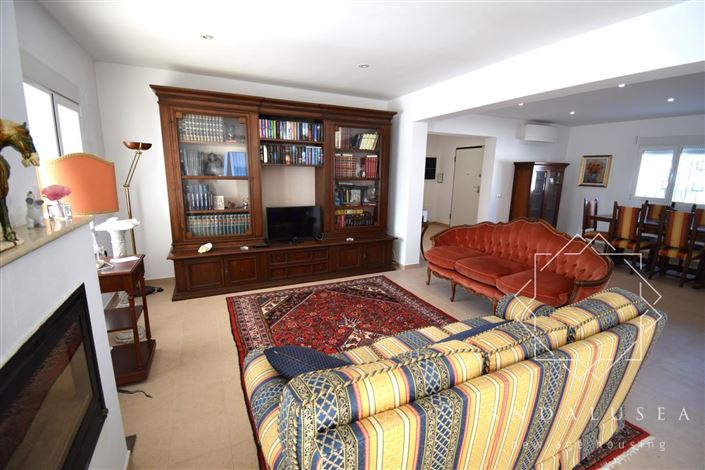 Image No.5-3 Bed Property for sale