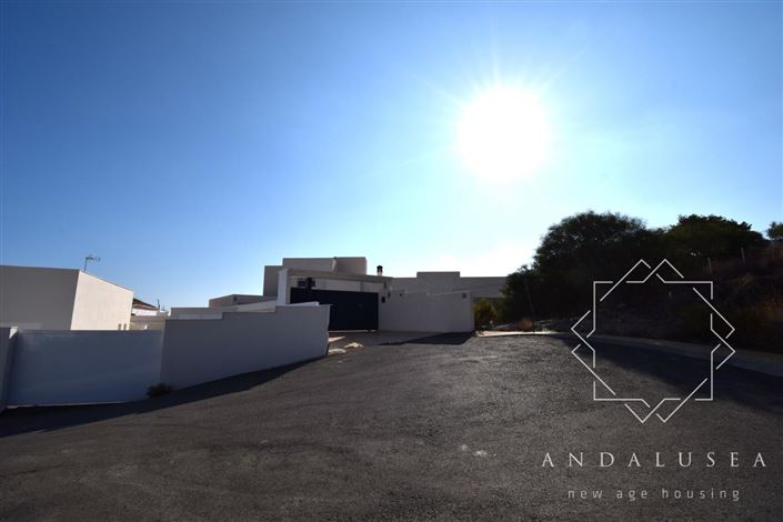 Image No.58-3 Bed Property for sale