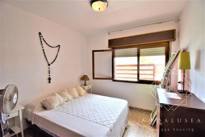 Image No.21-8 Bed Property for sale