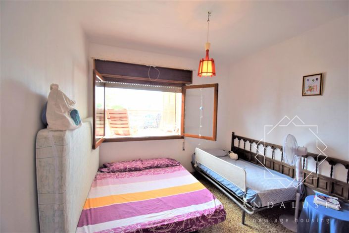 Image No.24-8 Bed Property for sale