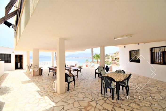 Image No.43-8 Bed Property for sale