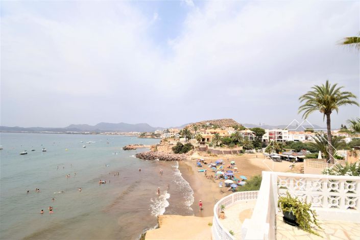 Image No.63-8 Bed Property for sale