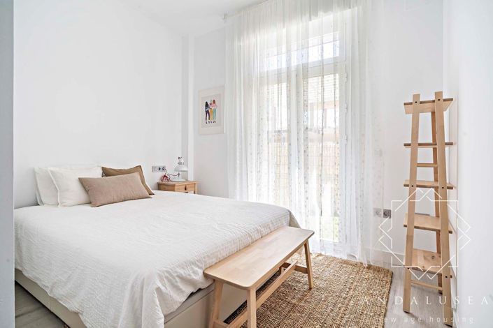 Image No.14-2 Bed Property for sale