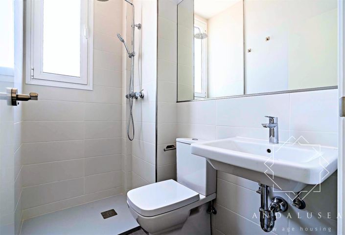 Image No.19-2 Bed Property for sale