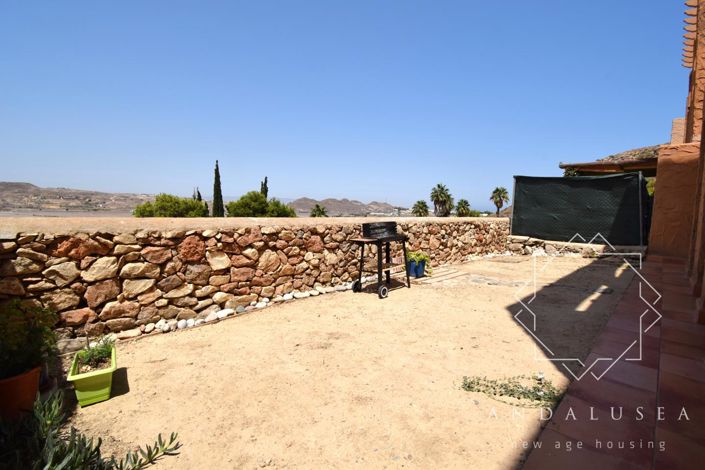 Image No.25-2 Bed Property for sale