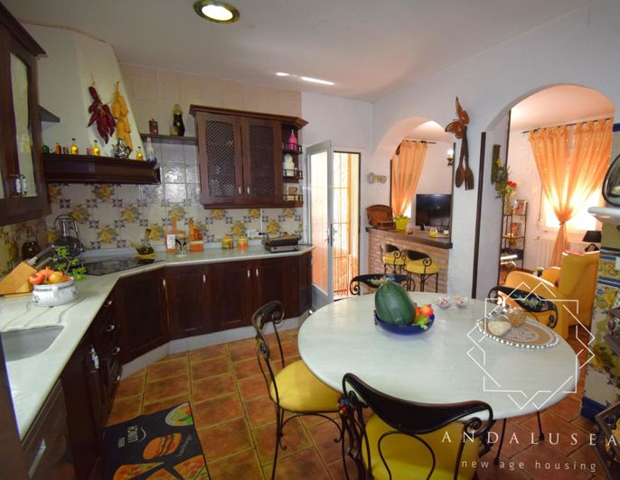 Image No.13-4 Bed Property for sale