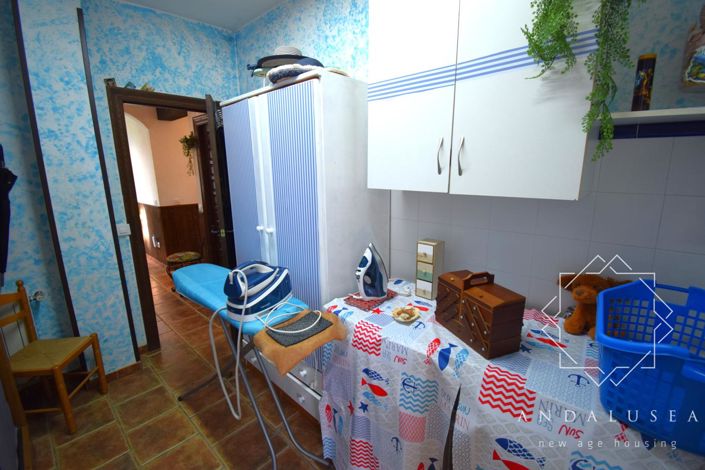 Image No.15-4 Bed Property for sale