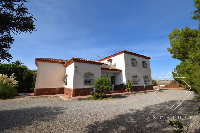 Image No.3-4 Bed Property for sale