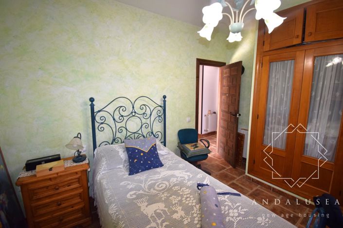 Image No.23-4 Bed Property for sale