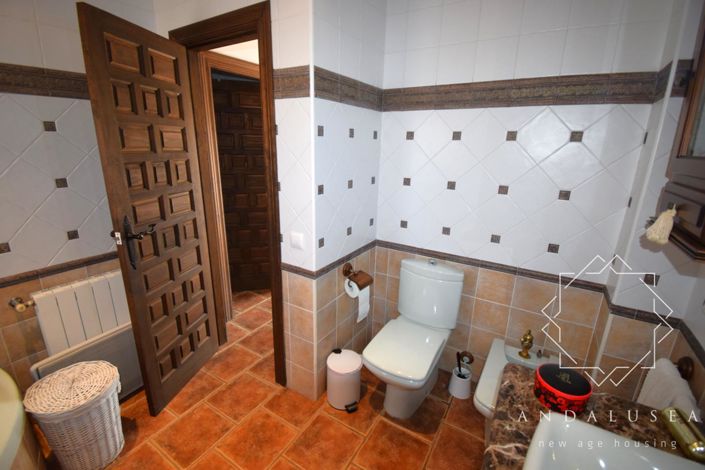 Image No.29-4 Bed Property for sale