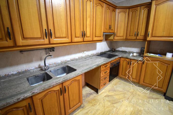 Image No.11-4 Bed Property for sale