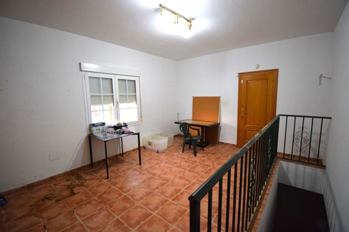 Image No.25-4 Bed Property for sale