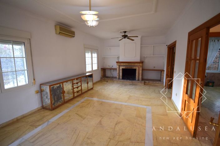 Image No.7-4 Bed Property for sale