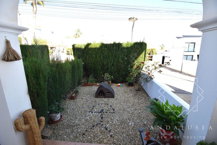 Image No.30-3 Bed Property for sale