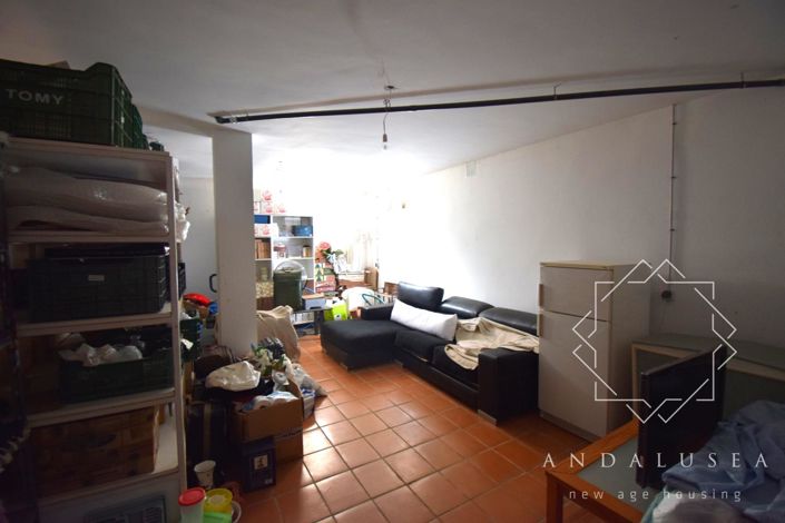 Image No.37-3 Bed Property for sale