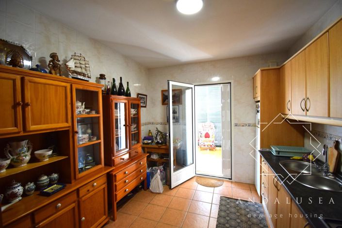 Image No.7-3 Bed Property for sale