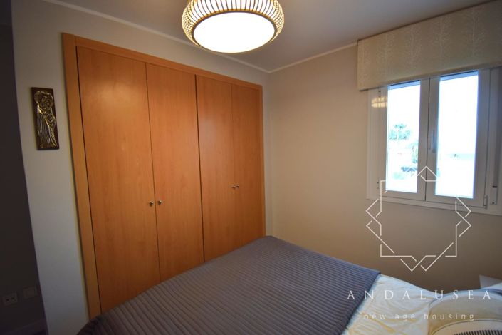 Image No.12-2 Bed Property for sale