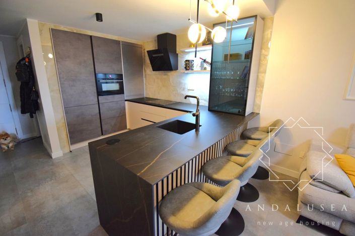 Image No.8-2 Bed Property for sale