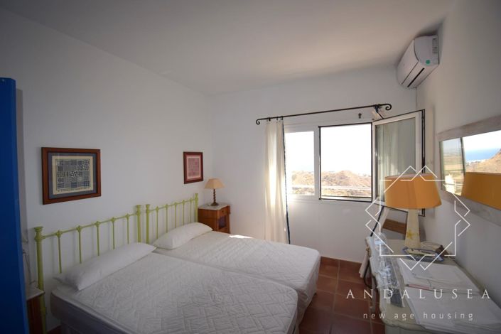 Image No.22-4 Bed Property for sale