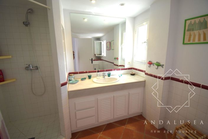 Image No.30-4 Bed Property for sale