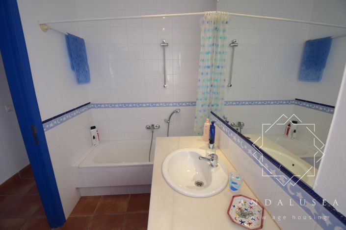 Image No.34-4 Bed Property for sale