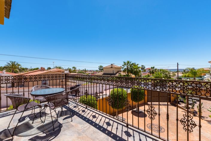 Image No.36-4 Bed Villa for sale