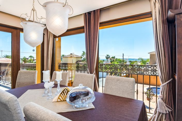 Image No.6-4 Bed Villa for sale