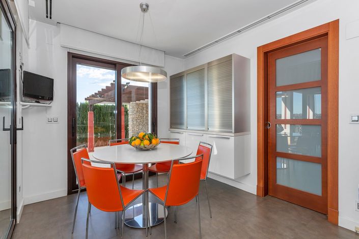 Image No.19-6 Bed Villa for sale