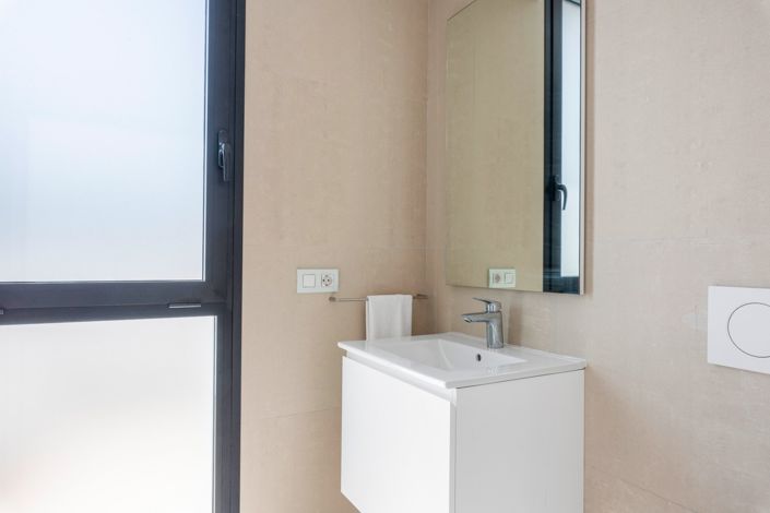 Image No.15-4 Bed Villa for sale