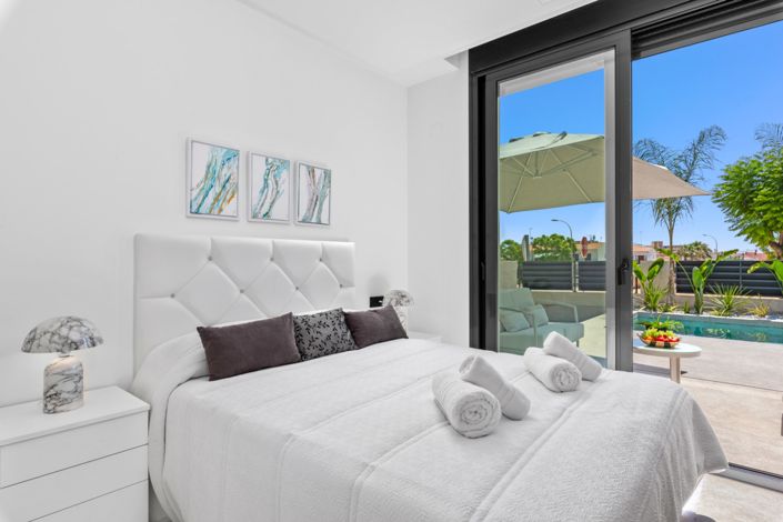 Image No.26-3 Bed Villa for sale