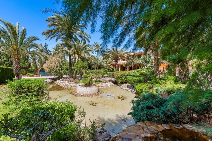 Image No.20-5 Bed Villa for sale