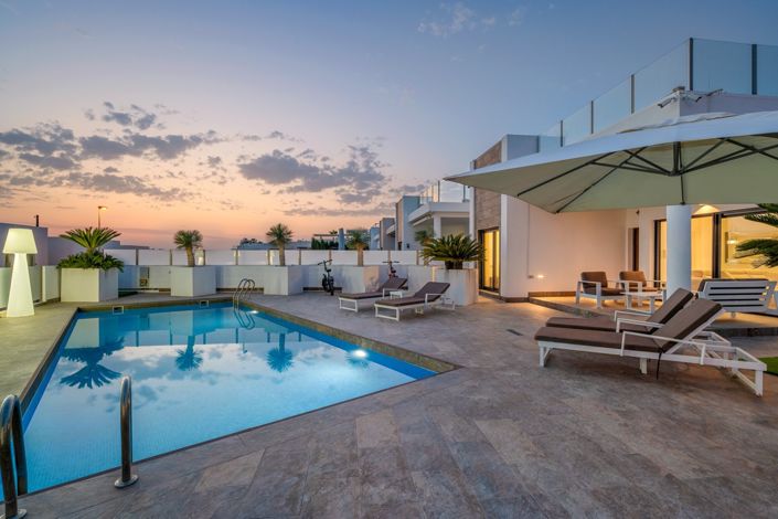 Image No.3-3 Bed Villa for sale