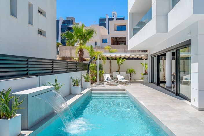 Image No.2-Villa de 4 chambres à vendre à Guardamar del Segura