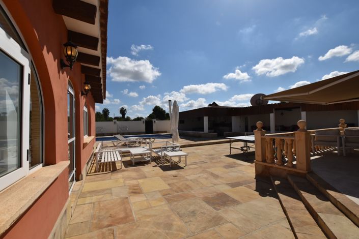 Image No.8-6 Bed Property for sale