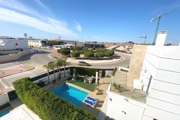 Image No.26-3 Bed Villa for sale